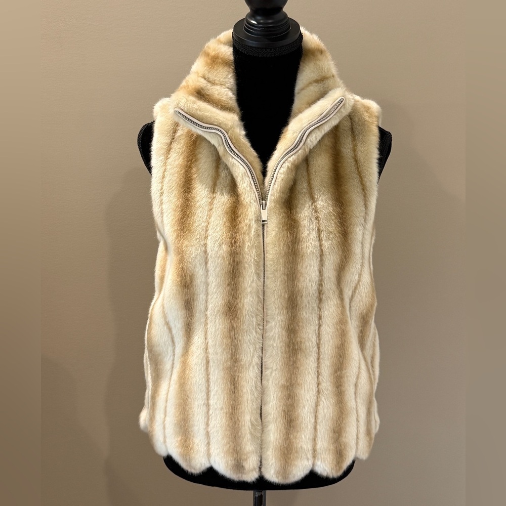 Women’s FRANCES VALENTINE Tan faux fur scalloped hem full zip vest- Size XS - Picture 4 of 12